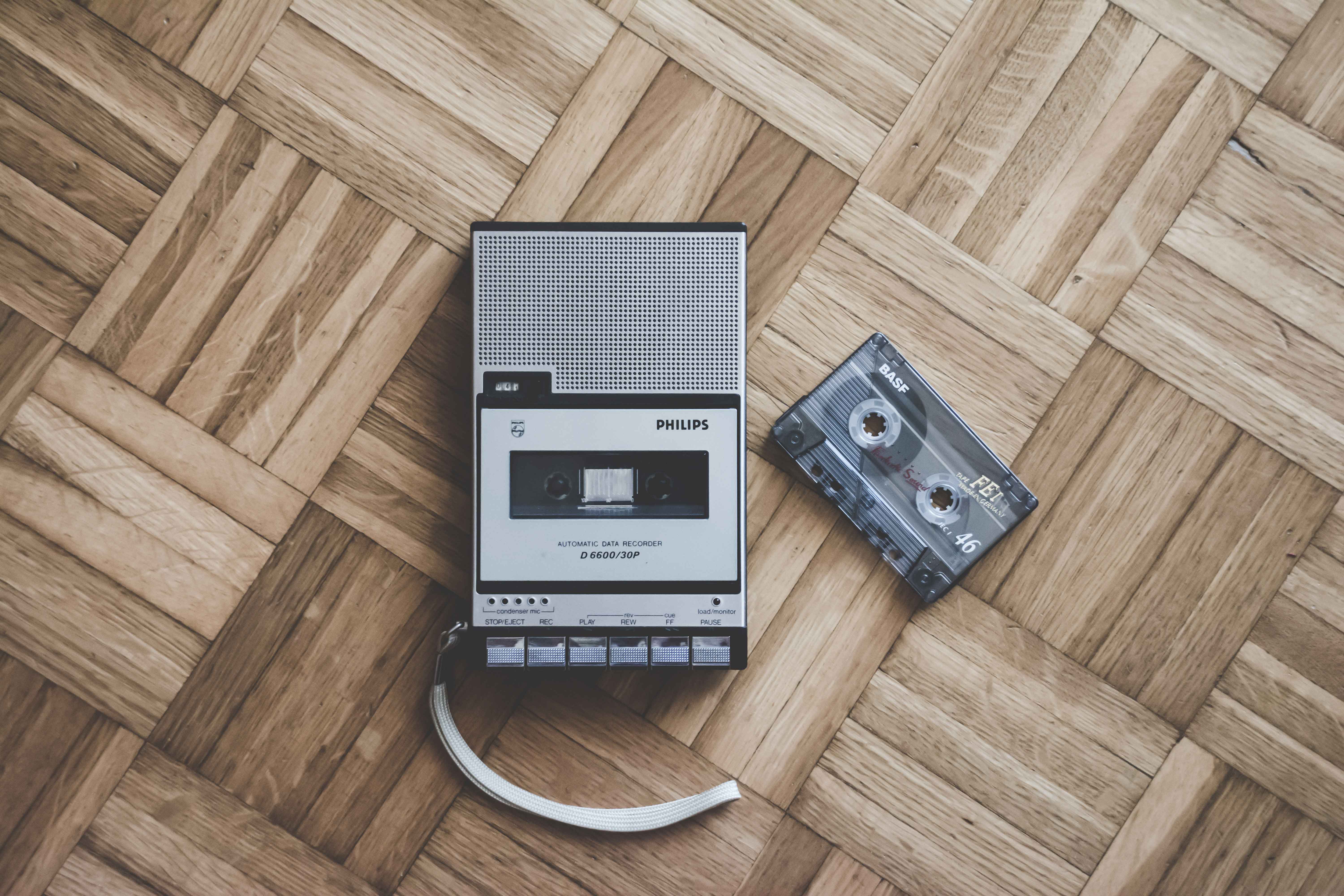 Walkman und Kompaktkassette: Die Geschichte der Audiokassette bei MEDIAFIX.